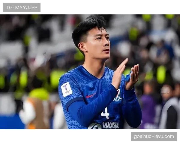 蒋圣龙训练完直接打车去奢侈品店，这自律和消费反差谁懂啊