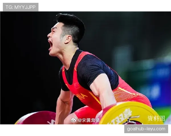 石智勇场上拼得像战士，回家门口却像进了豪车博物馆